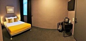 Habitació doble estàndard | Caixa forta a l'habitació i escriptori 