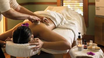 Couples treatment room(s), sauna, aromatherapy, hot stone massages