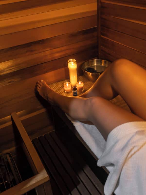 Couples treatment room(s), sauna, aromatherapy, hot stone massages