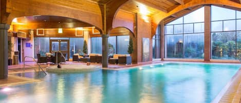 Indoor pool, pool loungers