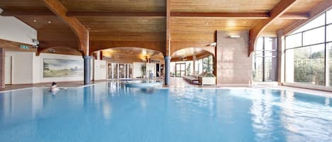 Indoor pool, pool loungers