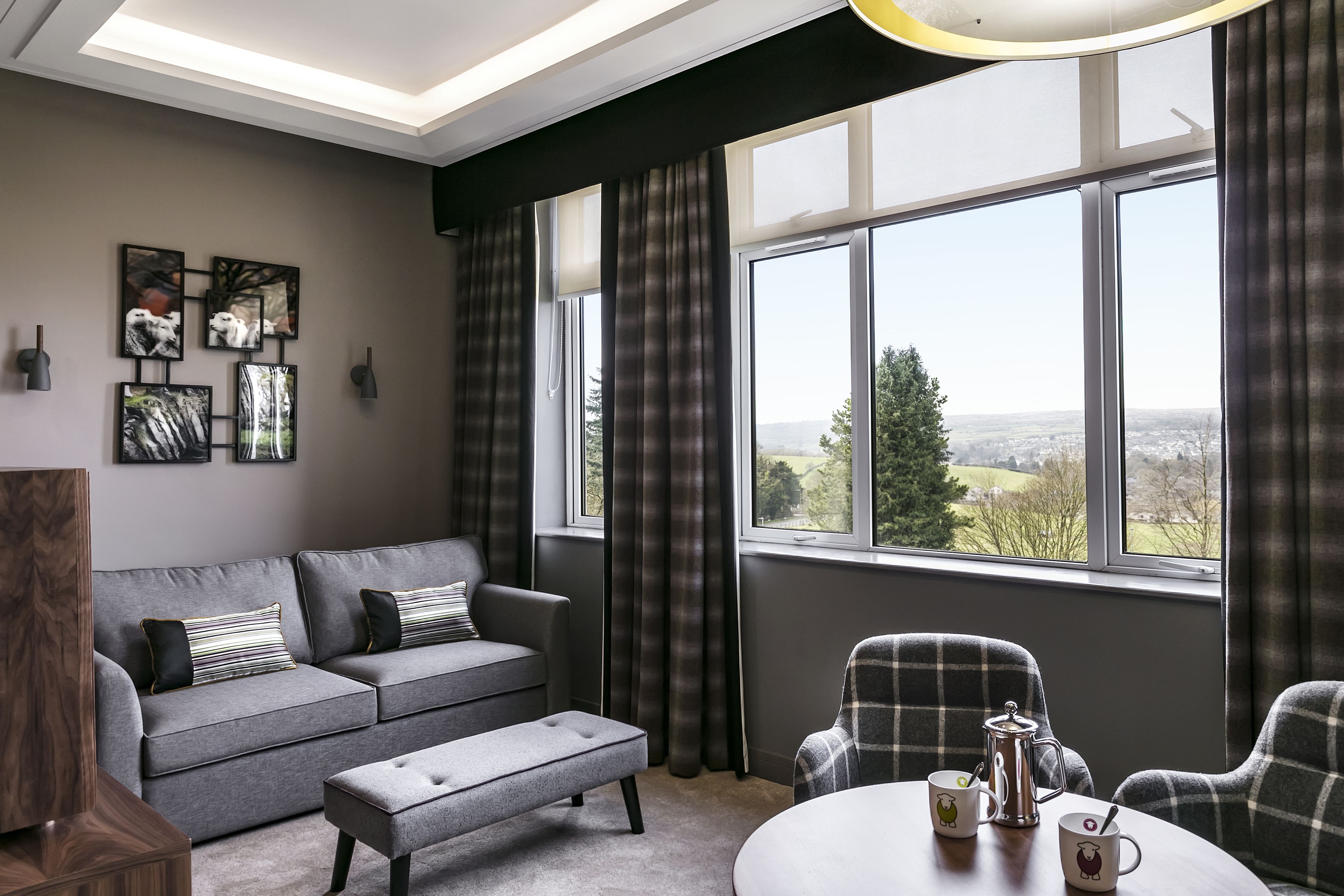 suite, 1 king bed, non smoking, refrigerator | egyptian cotton sheets, premium bedding, select comfort beds