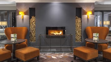 2 bares o lounges, pub