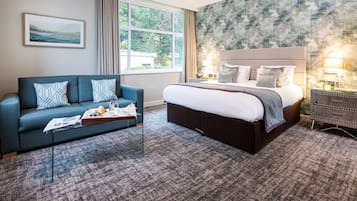 Junior Suite, 1 King Bed with Sofa bed, Non Smoking (with Sofabed) | Egyptian cotton sheets, premium bedding, Select Comfort beds