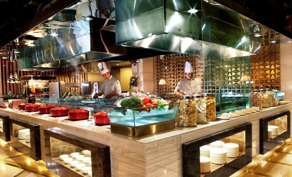 Lunch, dinner, brunch served; Chinese cuisine 