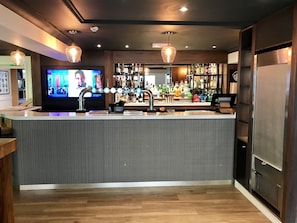 Bar (on property) - Holiday Inn A55 Chester West by IHG (Deeside)