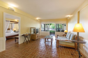 Special Offer Long-Stay Package: Beachside One-Bedroom Suite | Living room | Flat-screen TV