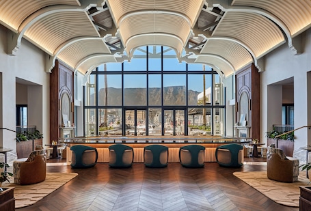 3 restaurants, breakfast served. InterContinental Table Bay Cape Town by IHG