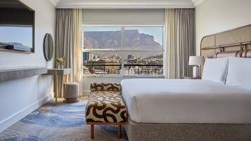 Minibar, una cassaforte in camera, una scrivania, postazione laptop