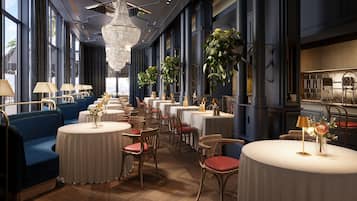 3 restaurants, serveren ontbijt