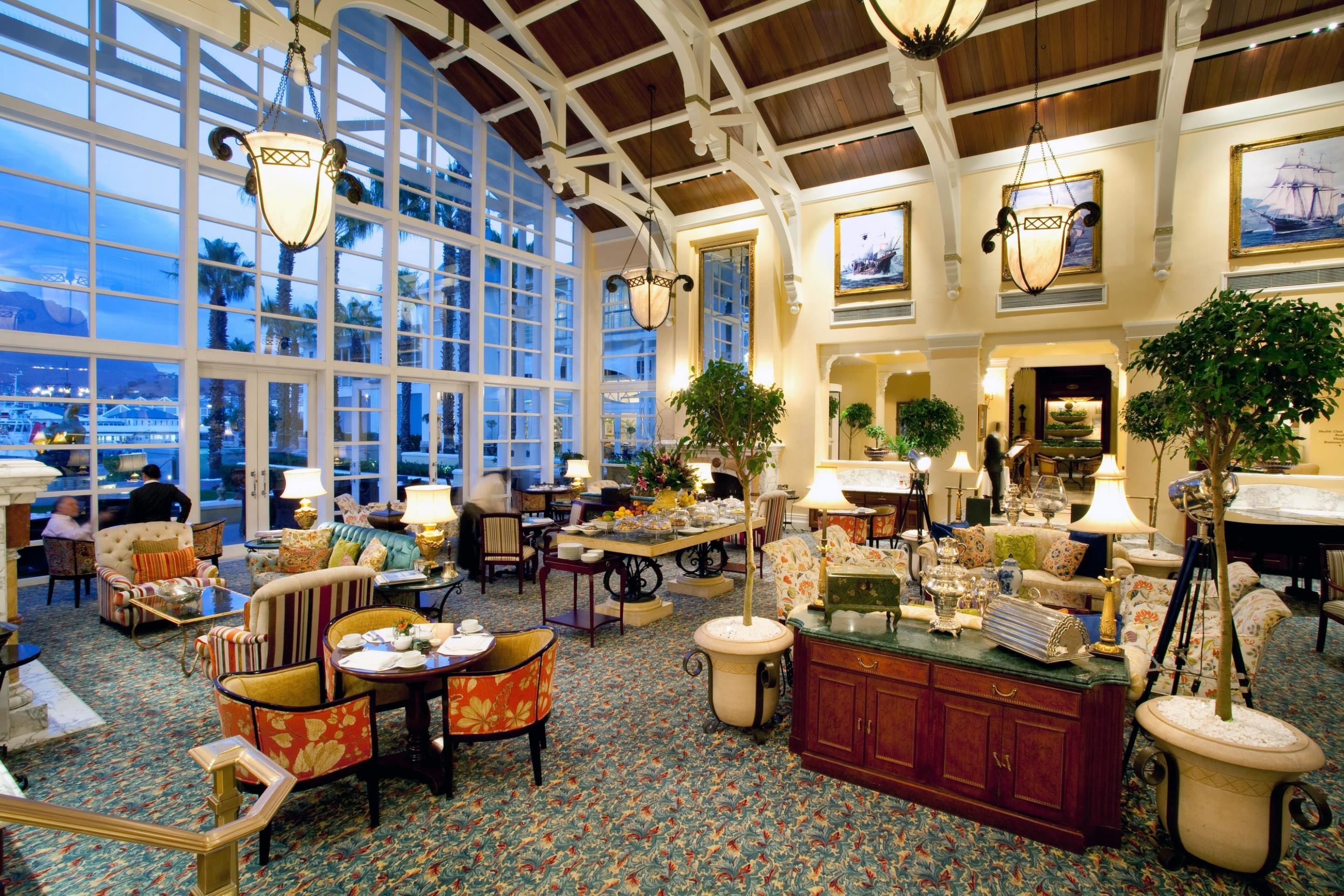 3 restaurants, breakfast served