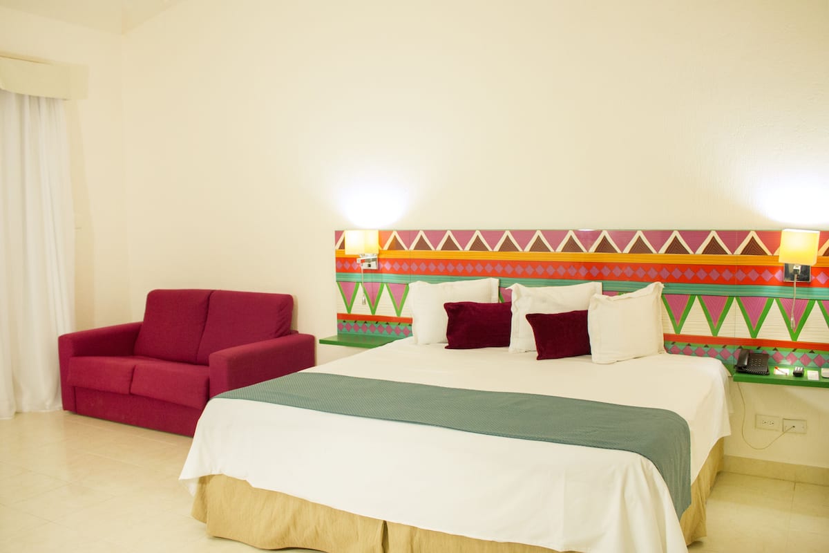 1 bedroom, in-room safe, individually decorated, individually furnished