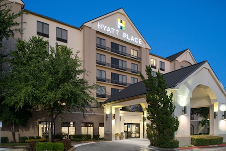 Front of property - evening/night. Hyatt Place Dallas/North Arlington/Grand Prairie