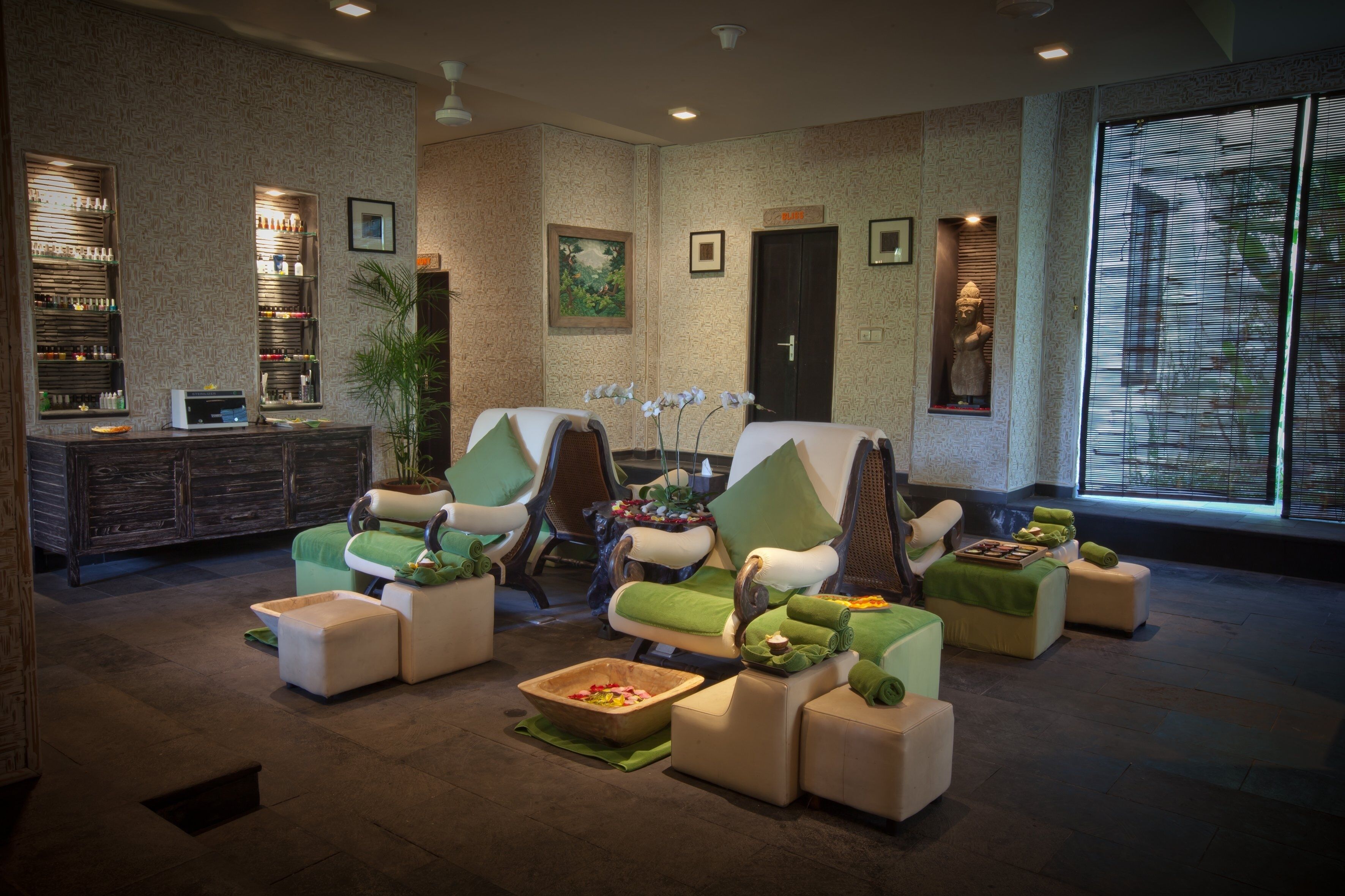 couples treatment room(s), massages