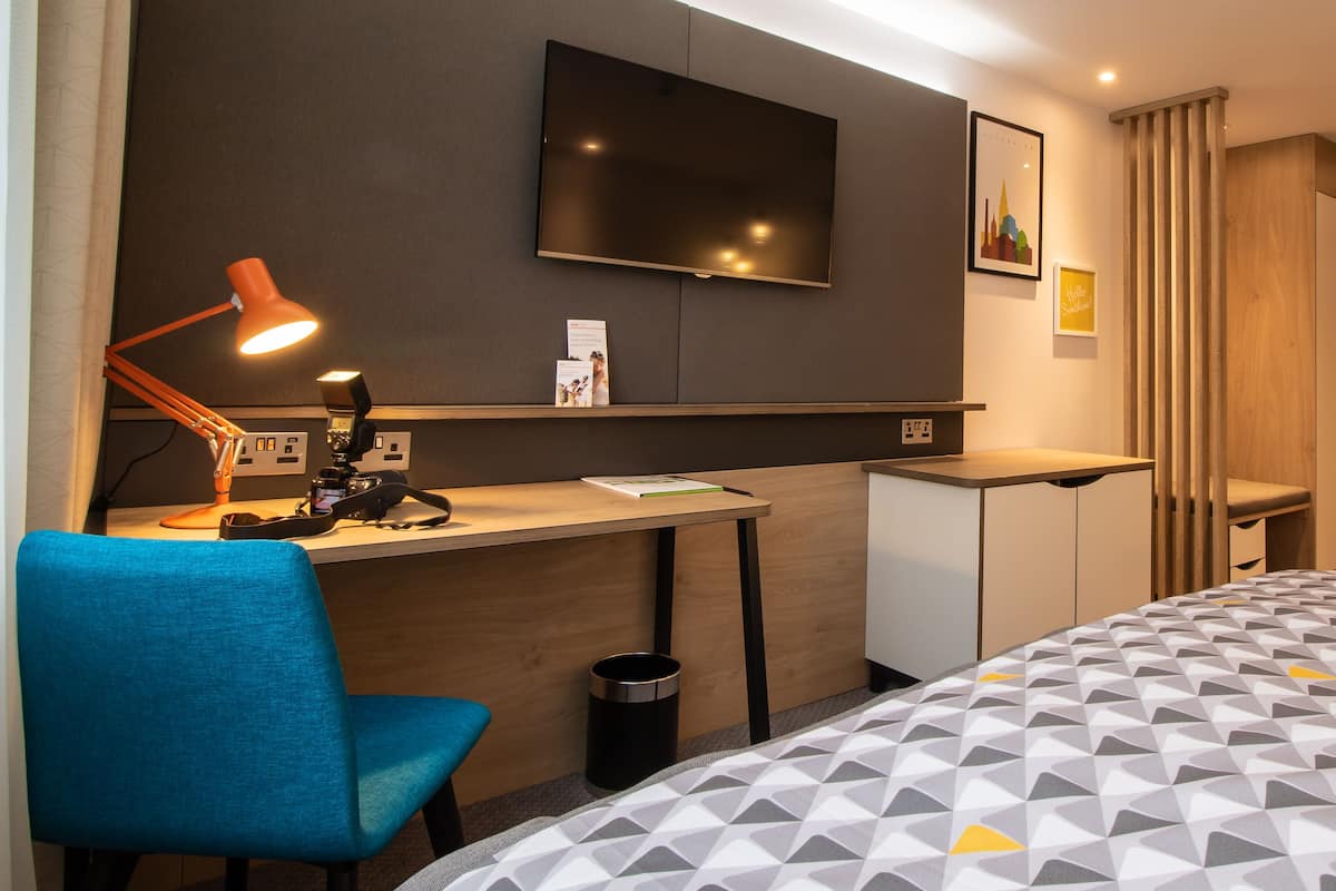 Camera Standard, 1 letto king | Biancheria da letto ipoallergenica, cassaforte in camera