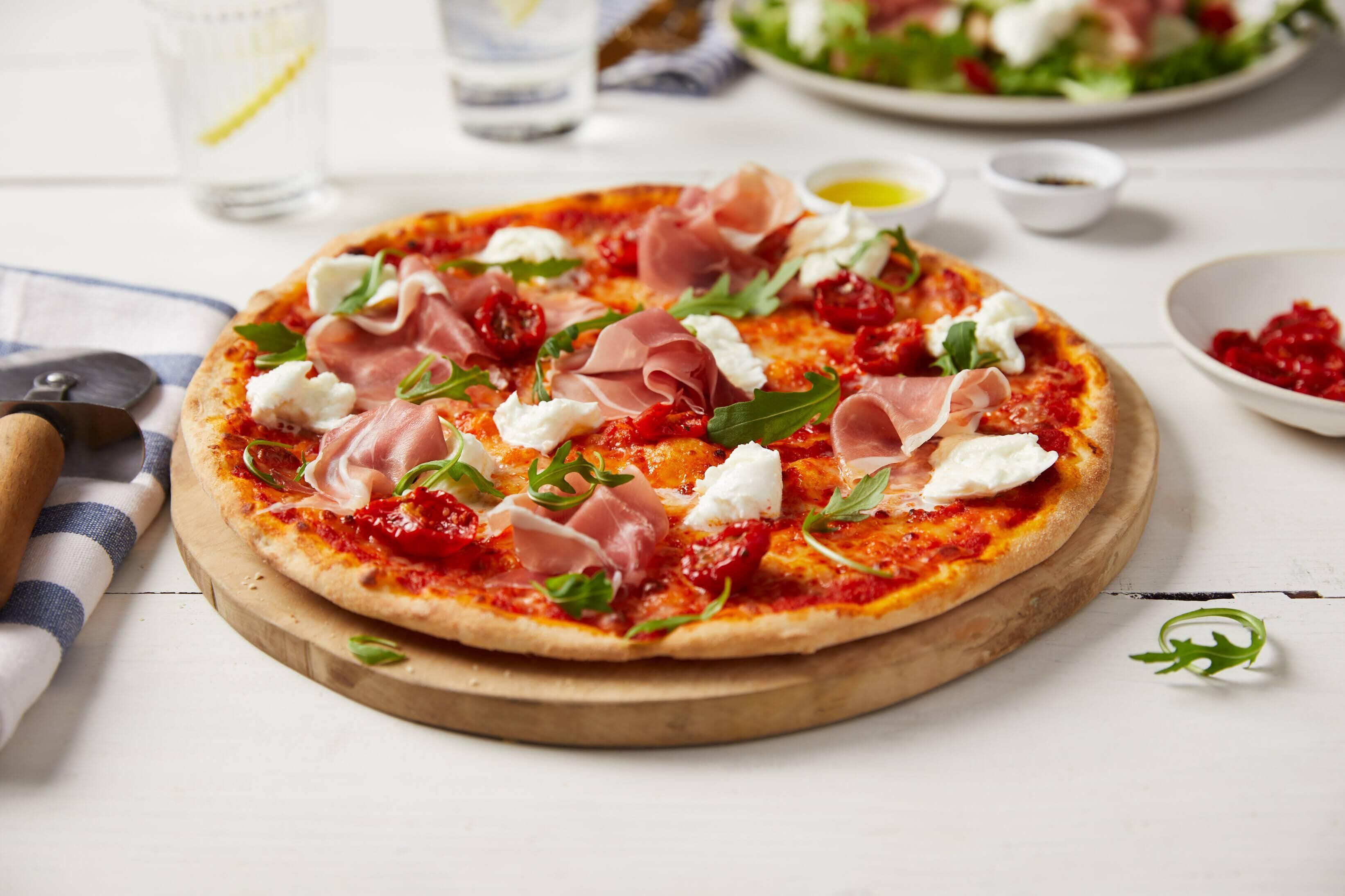 Se sirven desayunos, almuerzos y cenas; cocina italiana