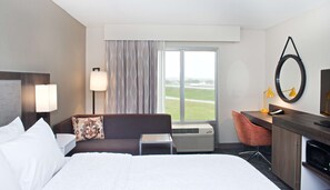 King Standard Non-Smoking | Premium bedding, in-room safe, desk, laptop workspace
