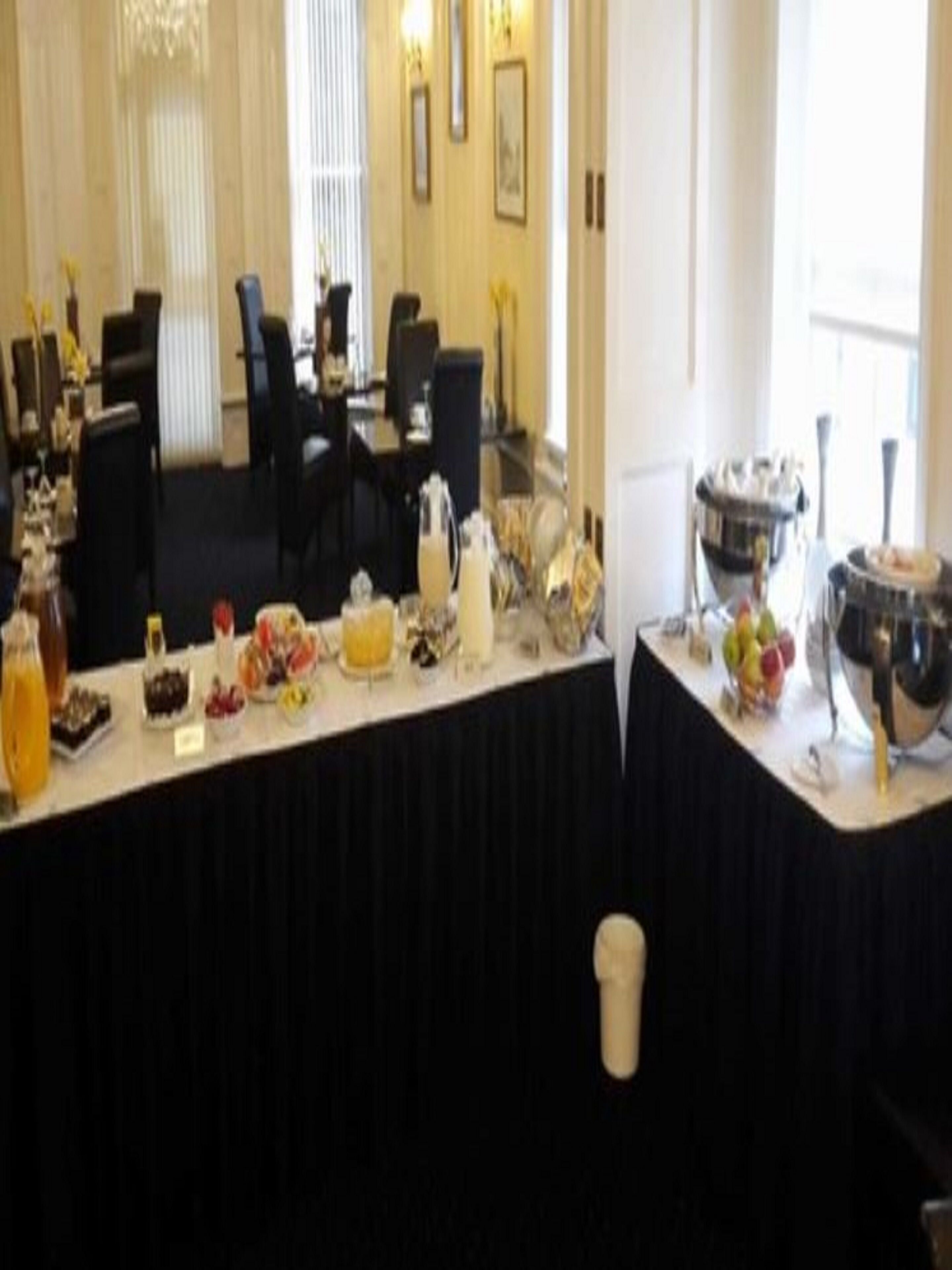 Daily English breakfast (GBP 14.95 per person)