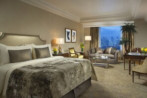 Premium bedding, in-room safe, desk, laptop workspace