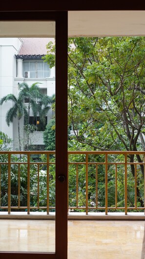 Senior Double Room | Courtyard view - The Dharmawangsa Jakarta (Jakarta)