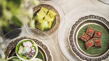 Daily buffet breakfast (IDR 385000 per person)