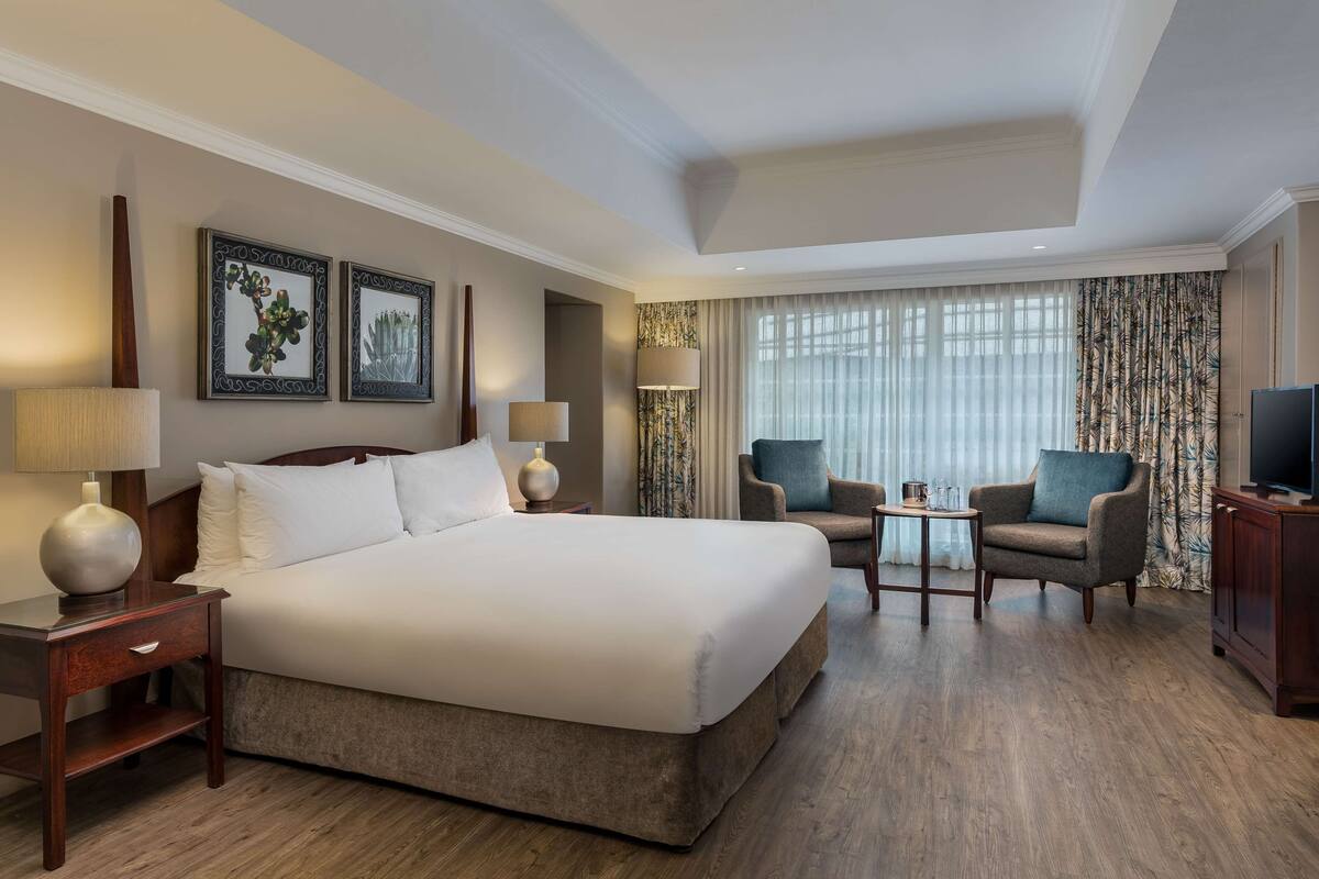 Superior Premium | 1 bedroom, minibar, in-room safe, desk