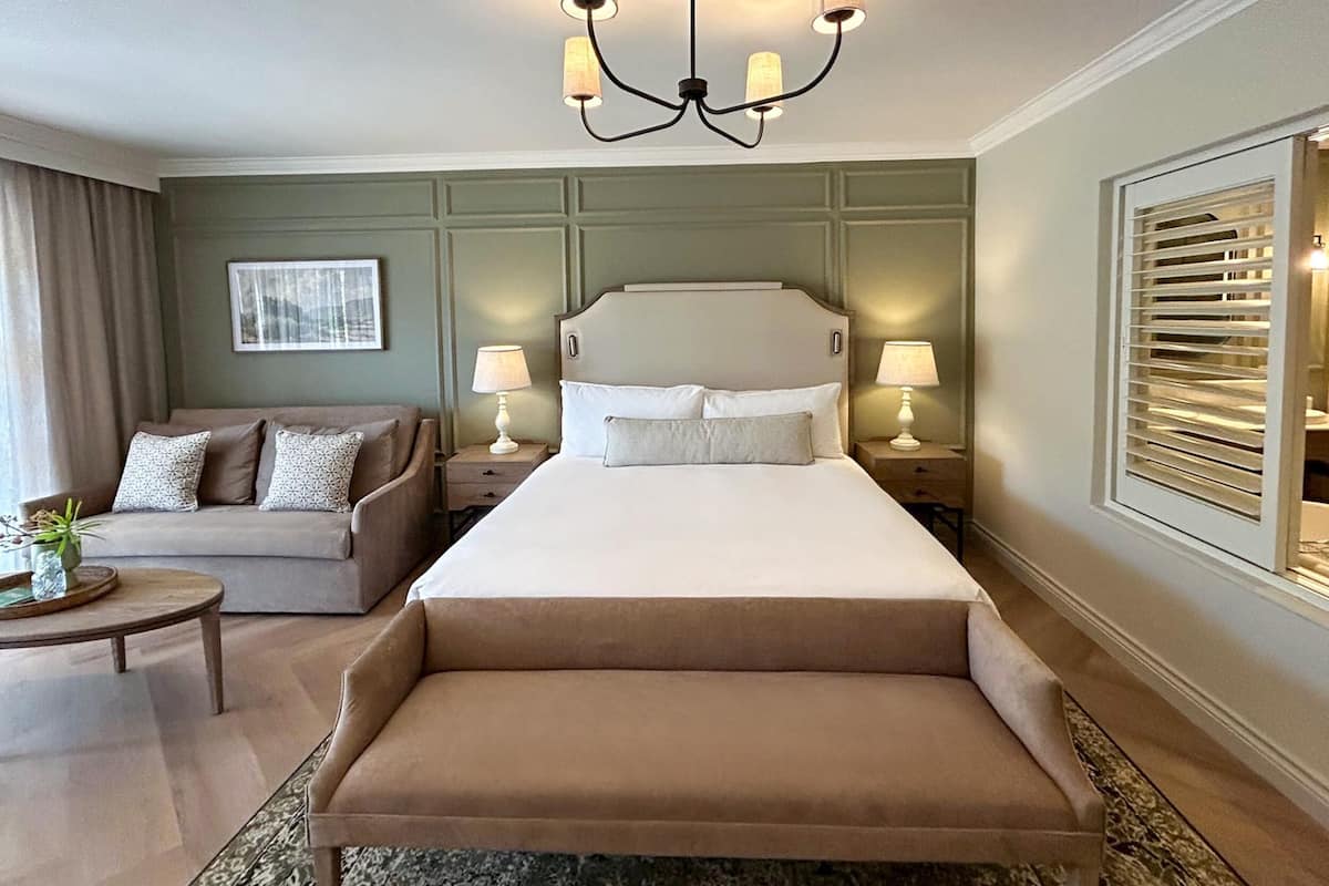 1 soveværelse, minibar, pengeskab på værelset, skrivebord