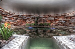Couples treatment rooms, hot tub, steam room, body treatments