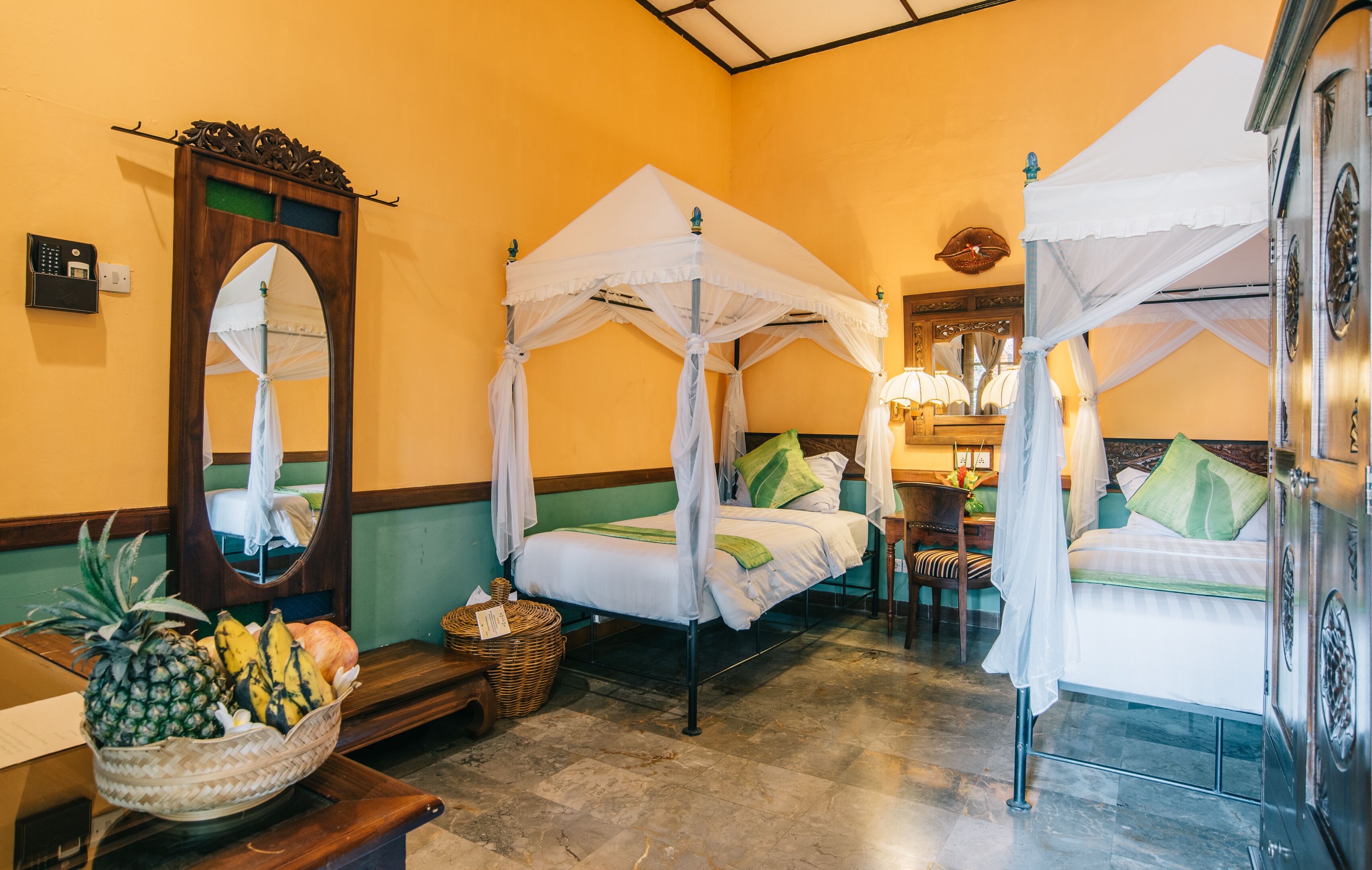 superior room, 1 bedroom | minibar, in-room safe, desk, laptop workspace