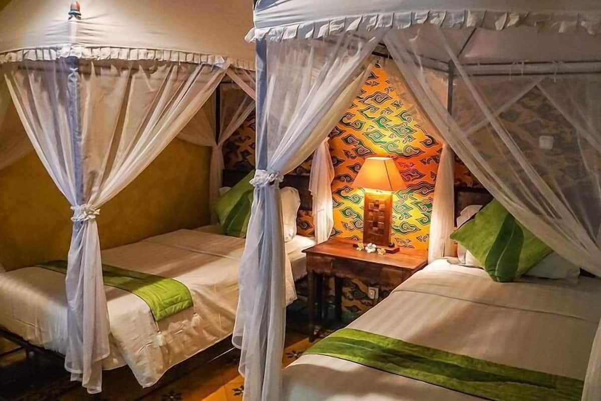 Minibar, in-room safe, desk, laptop workspace