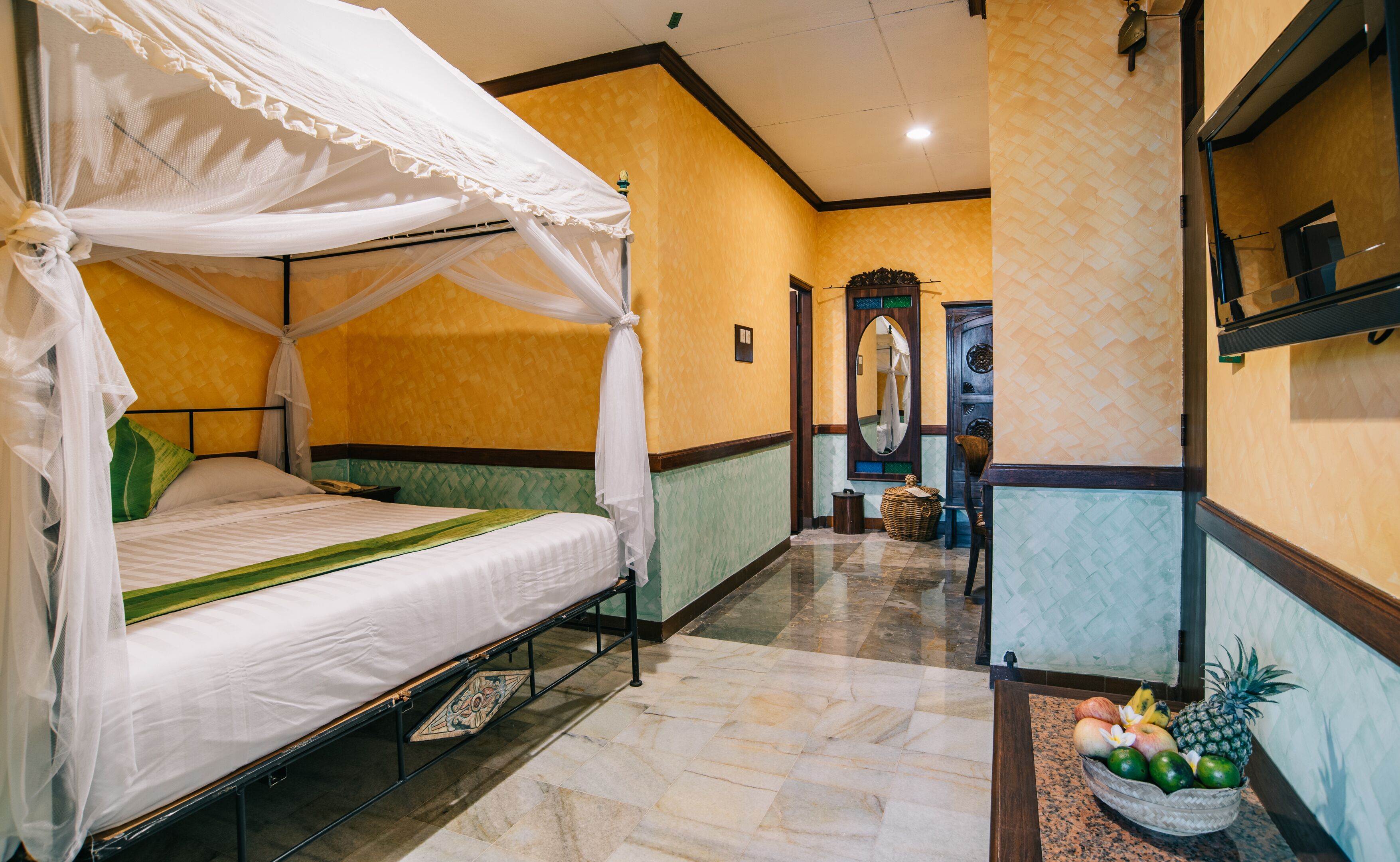 superior room, 1 bedroom | minibar, in-room safe, desk, laptop workspace