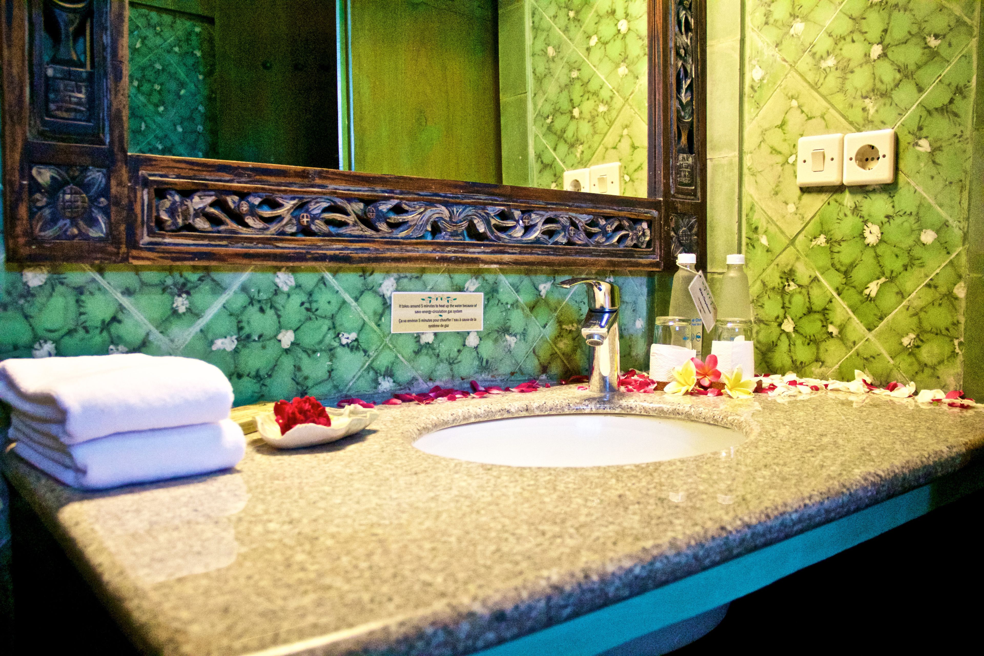 deluxe room, 1 bedroom | bathroom sink