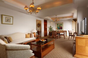 Executive Suite | Living room