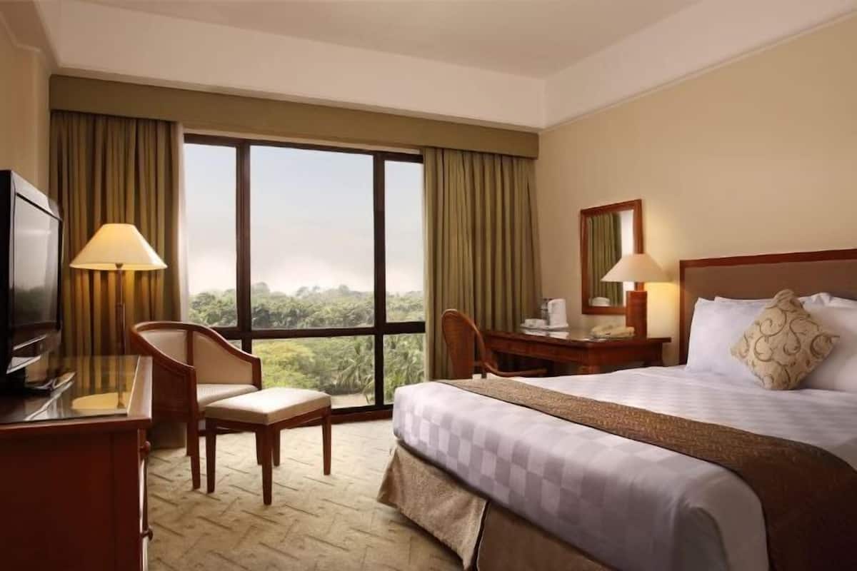 1 bedroom, pillow-top beds, in-room safe, desk