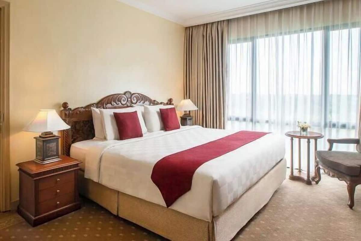 1 bedroom, pillow-top beds, in-room safe, desk