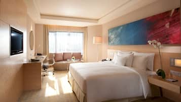 Hypo-allergenic bedding, down duvets, minibar, in-room safe