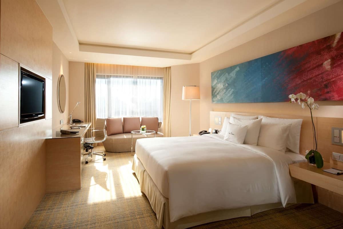 Hypo-allergenic bedding, down duvets, minibar, in-room safe