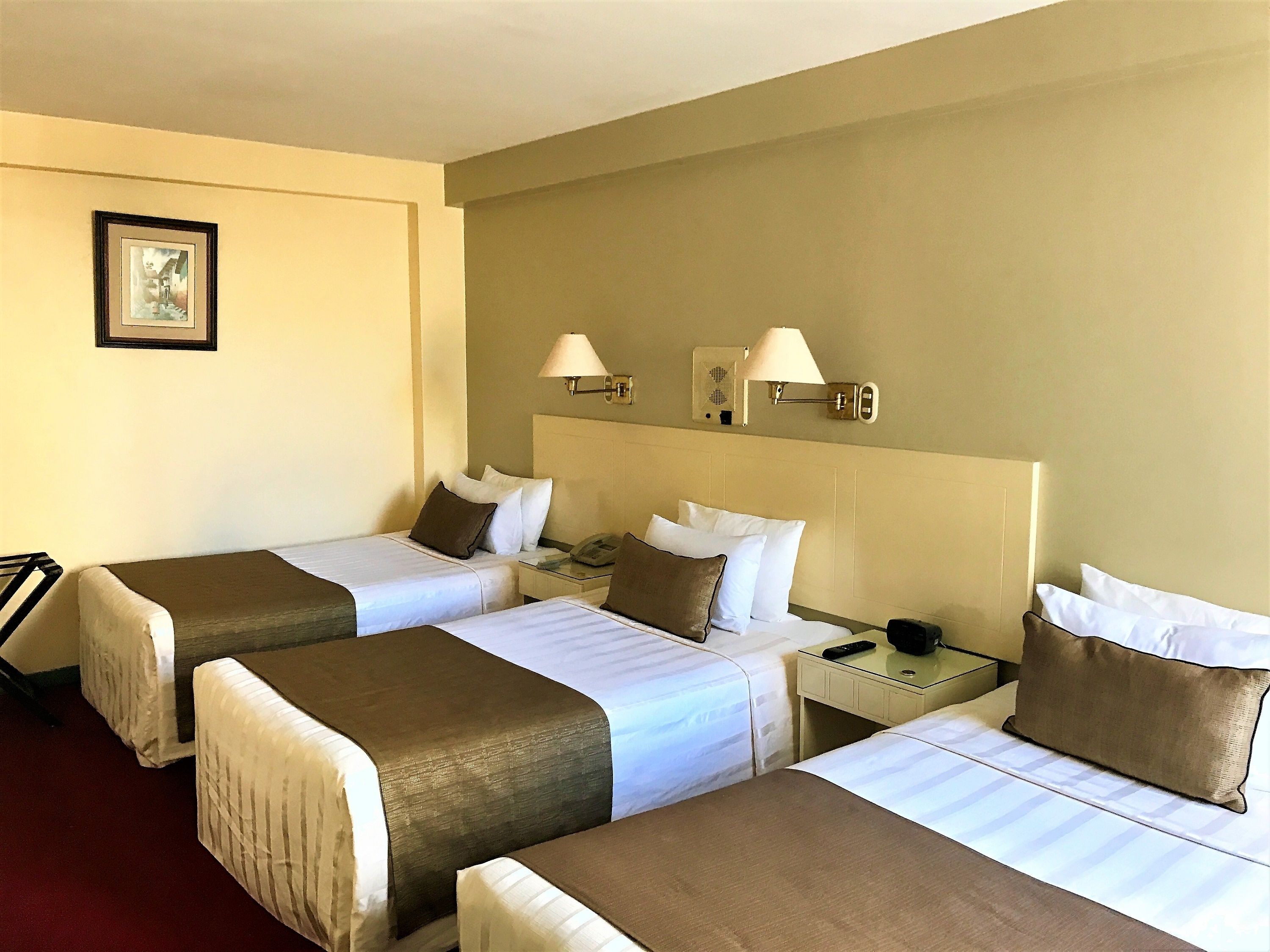 Photo - Embajadores Hotel