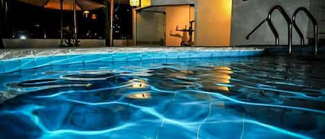 Udendørs pool