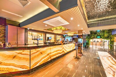 Palms Hotel & Retreat By Palette London Romford