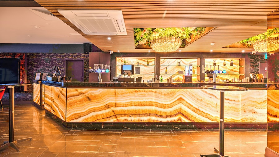 Palms Hotel & Retreat By Palette London Romford