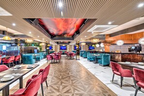 Nightclub - Palms Hotel & Retreat By Palette London Romford (Hornchurch)