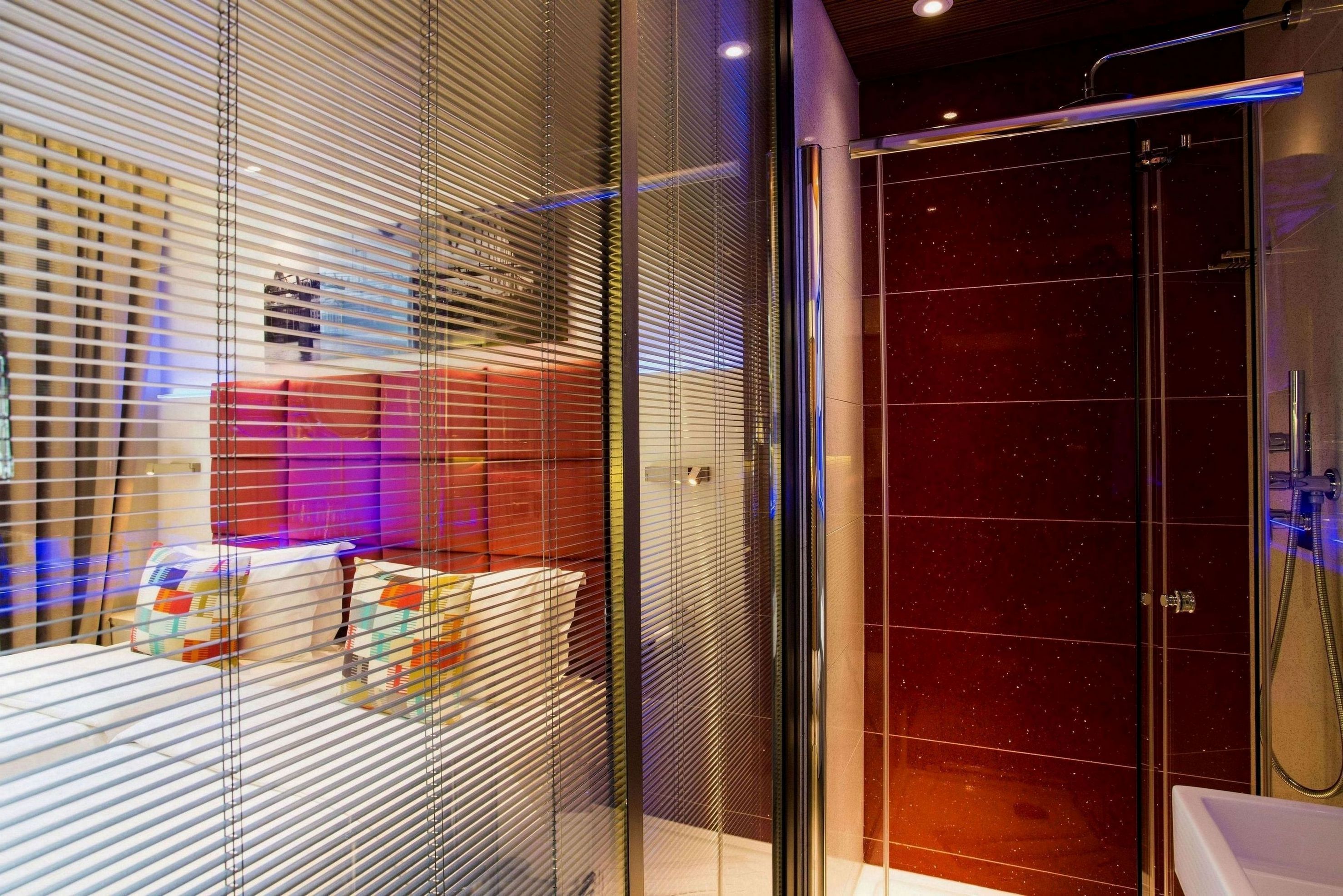 1 bedroom, premium bedding, in-room safe, desk