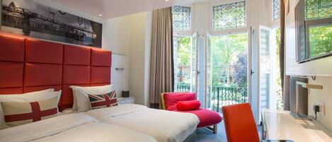 Twin Room | Premium bedding, in-room safe, desk, iron/ironing board