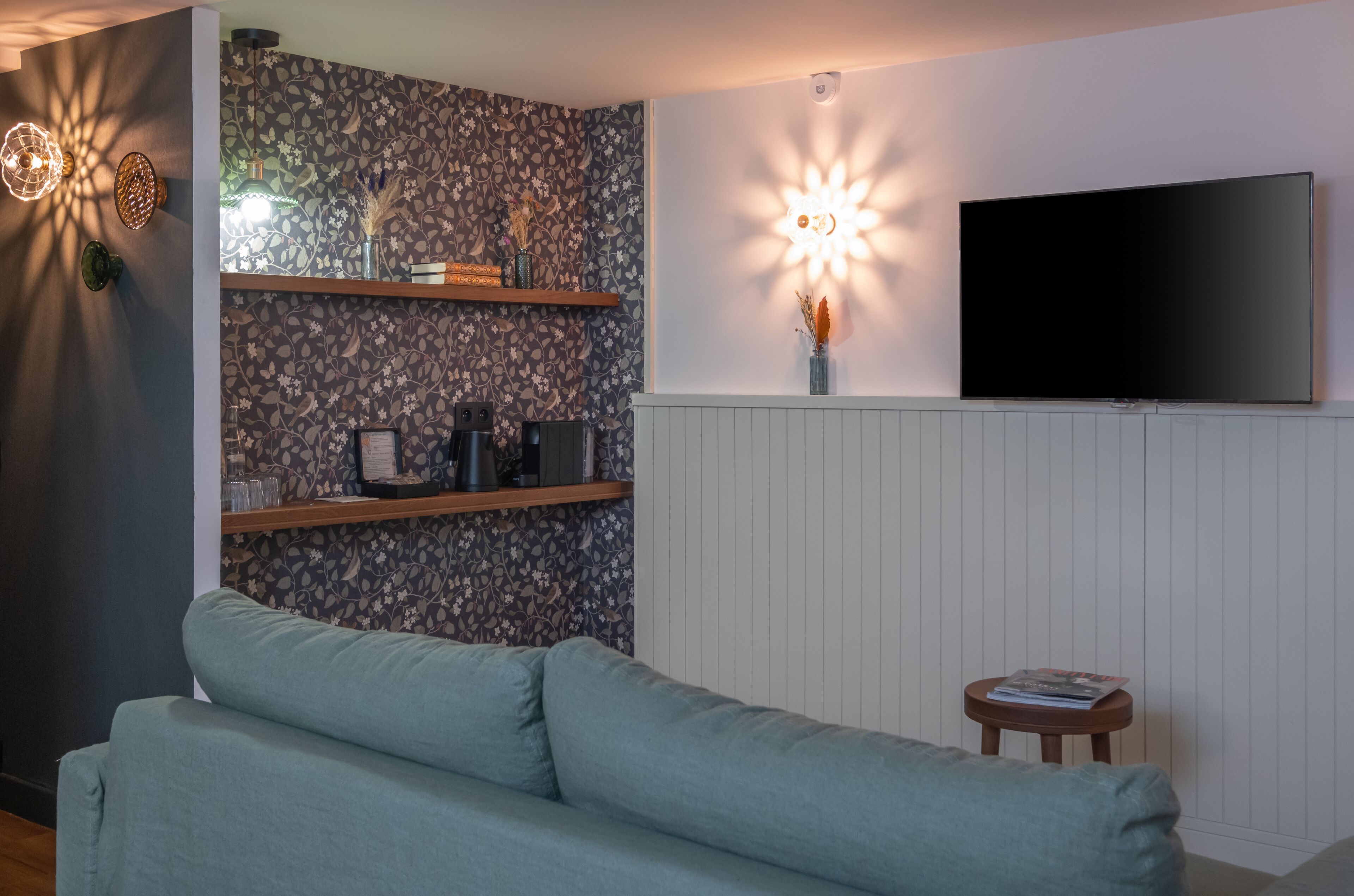 family room | living area | 30-inch flat-screen tv with cable channels, tv