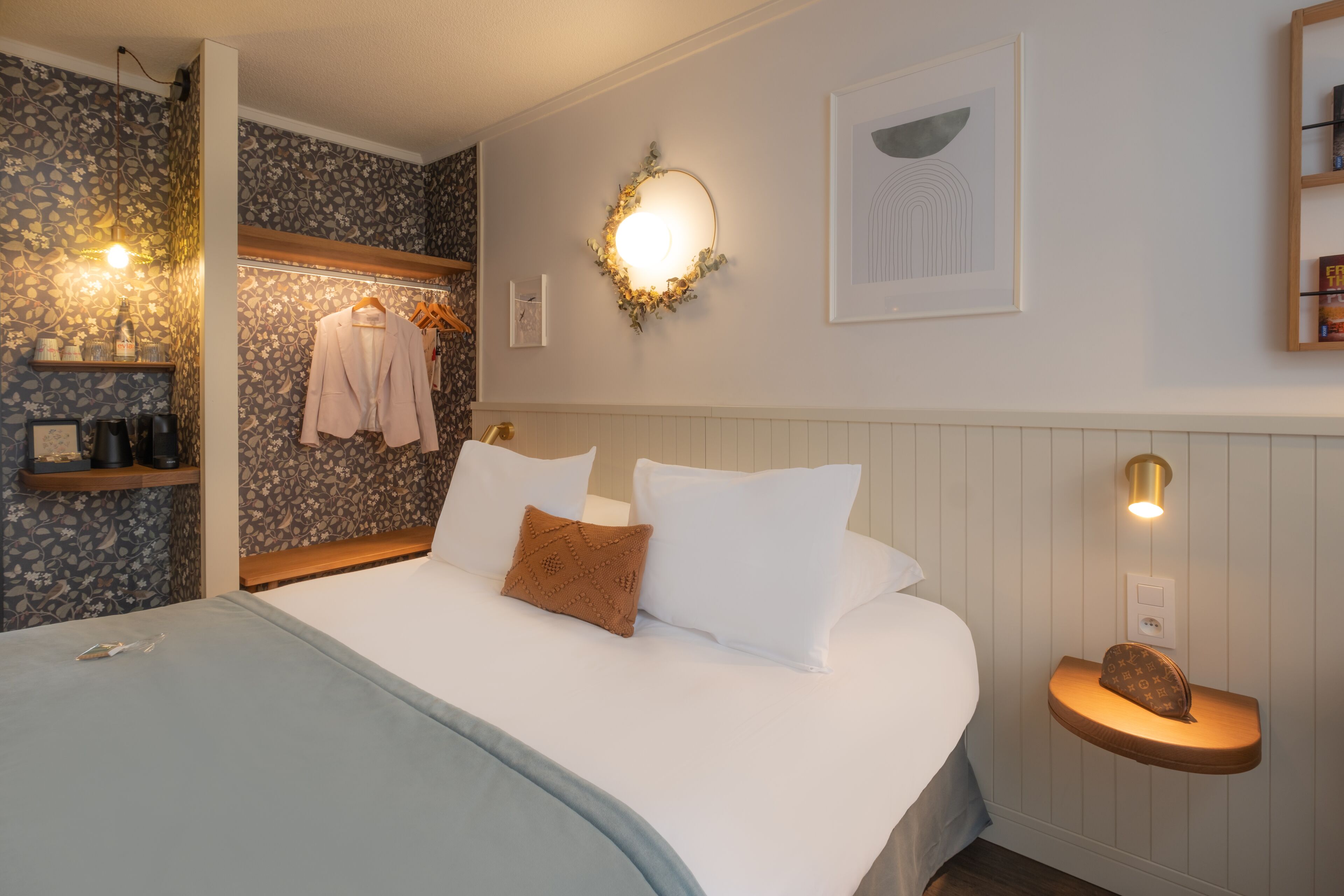 1 bedroom, desk, laptop workspace, blackout curtains