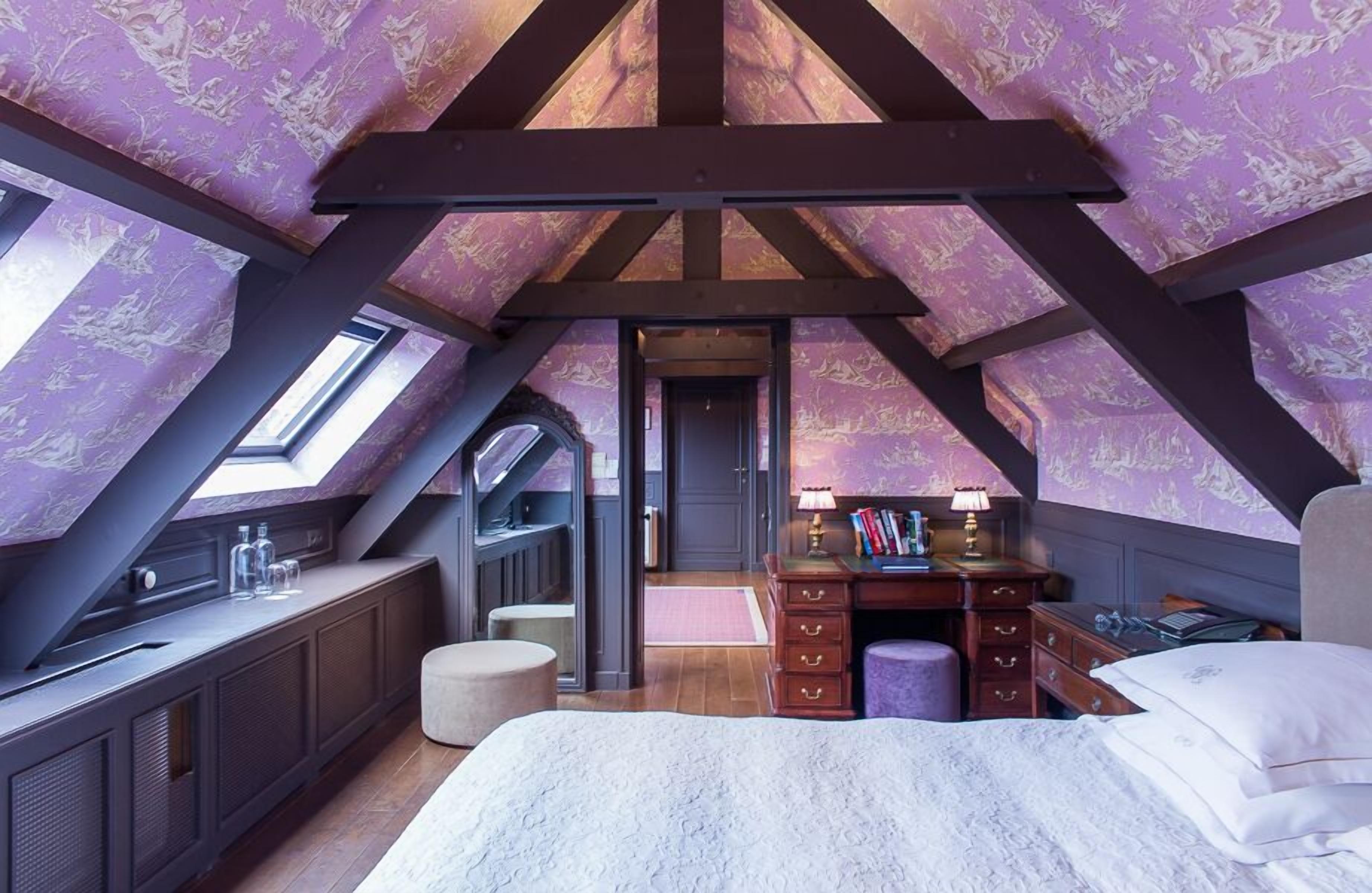 junior suite | 1 bedroom, hypo-allergenic bedding, minibar, in-room safe