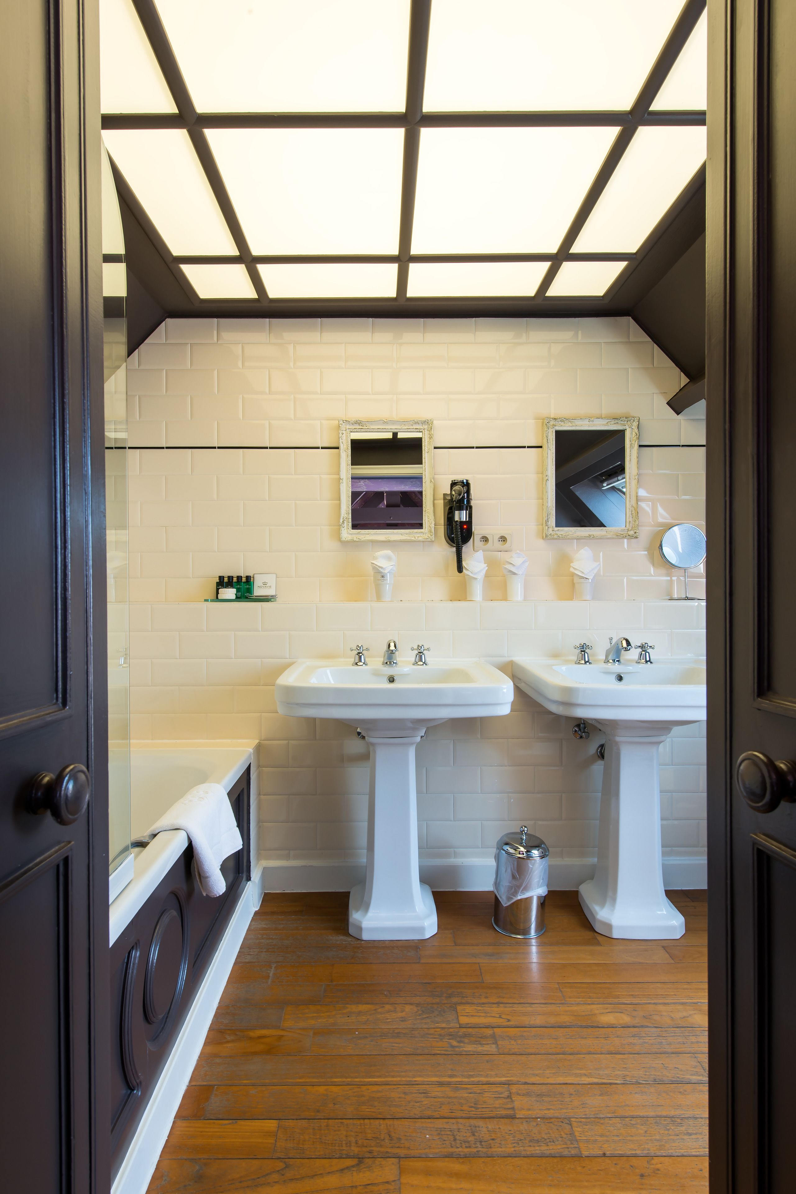 junior suite | bathroom sink