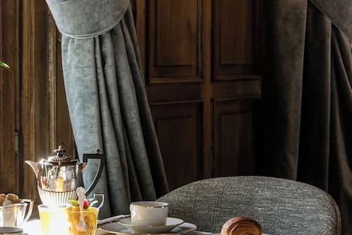 Tägliches Frühstücksbuffet gegen Gebühr