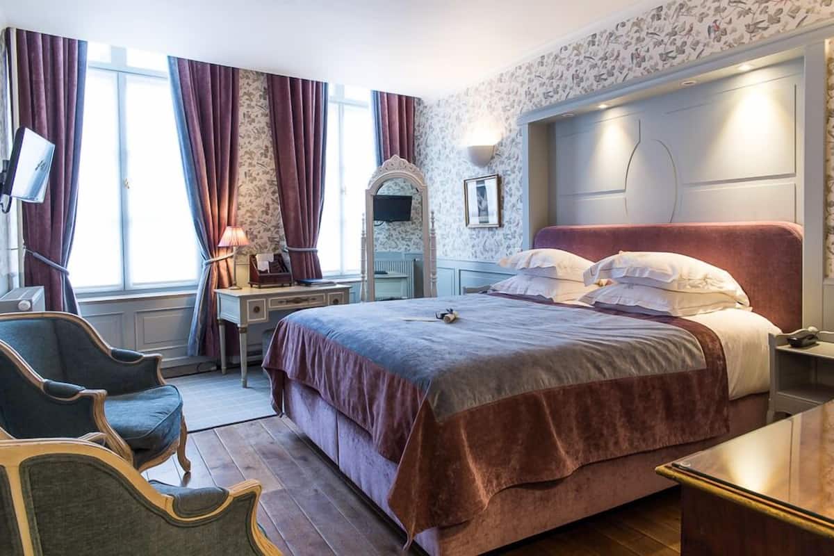 1 bedroom, hypo-allergenic bedding, minibar, in-room safe
